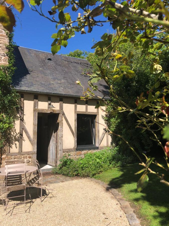 Le Clos Du Mont Jarry Le Val-Saint-Père Exterior foto